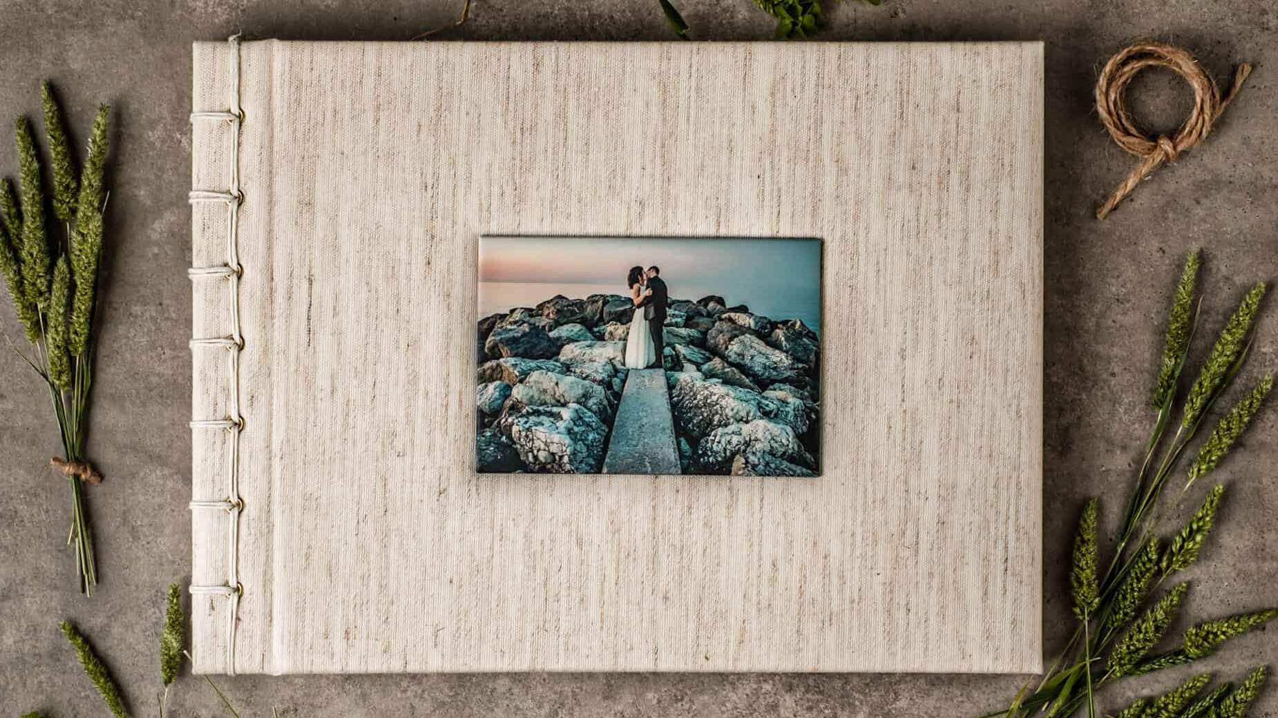 Vista dall'alto di Album di Matrimonio tipologia Fotolibro in Carta Cotone 100% Fine-Art con rilegatura giapponese